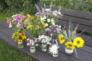 Vyrobte si vintage vázičky do záhrady rýchlo a jednoducho