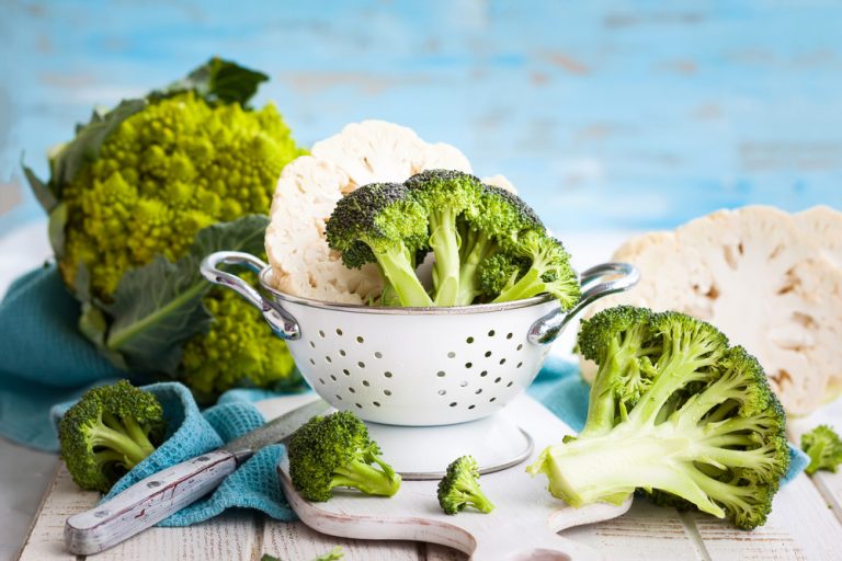 Karfiol a brokolica v miske