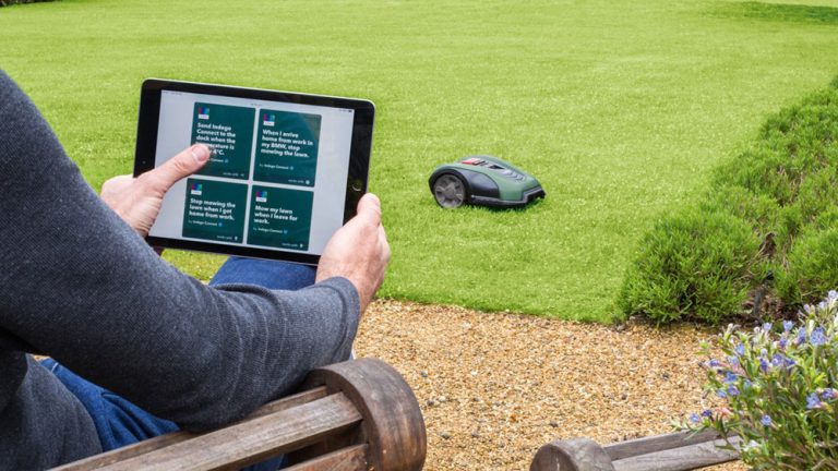 Autonómna starostlivosť o trávnik pre stredné a veľké záhrady: Robotické kosačky Bosch Indego M 700 a Indego M+ 700