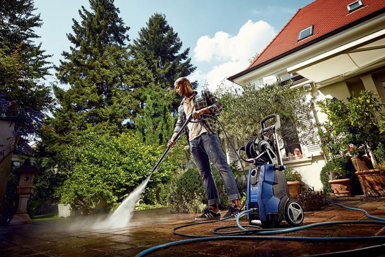 Čistíme fasádu a terasu. Ako správne vybrať vysokotlakový čistič