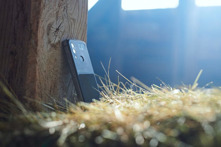 Päť dôvodov, prečo siahnuť po odolnom telefóne na každý deň