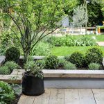 murovany vyvyseny zahon