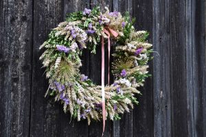Leto zviazané do venca: Vyrobte si tradičnú dožinkovú dekoráciu, ktorá vydrží až do Vianoc