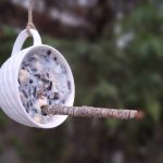 Netradičné recyklované eko-friendly kŕmidlá pre vtáky