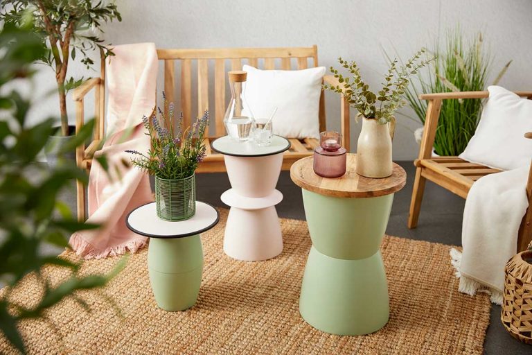 Praktický príručný stolík na balkón i terasu