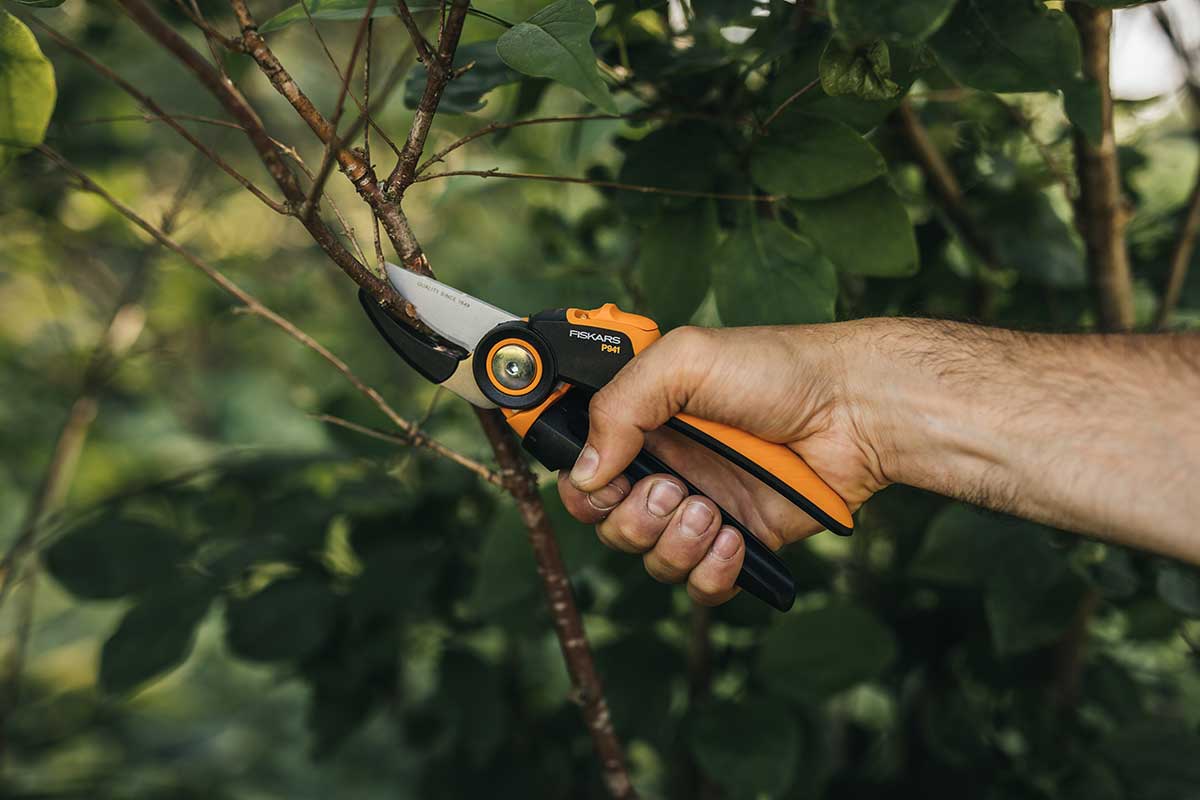 Fiskars jednočepeľové záhradné nožnice PowerGear™ X-series P941