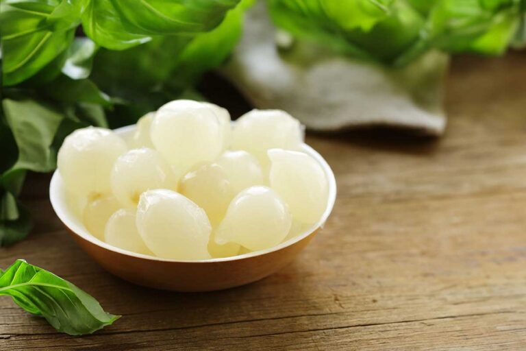 Chutí vám cibuľa perlovka? Takto jednoducho ju vypestujete vo vlastnej záhrade