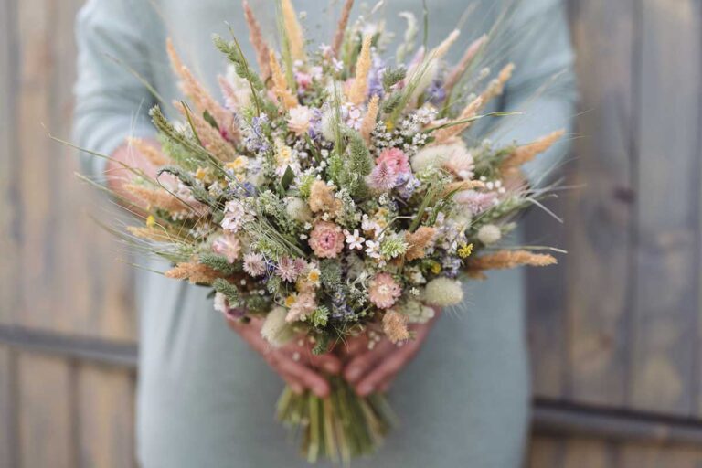 Kytica, ktorá nezvädne! Mladá pestovateľka podniká so sušenými kvetmi už 6 rokov. Ako sa jej to darí?