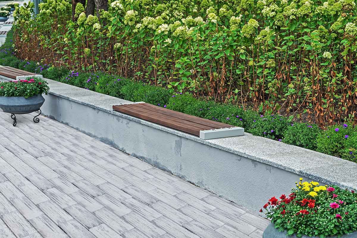 Exteriérová dlažba s parketovým vzorom Lineo