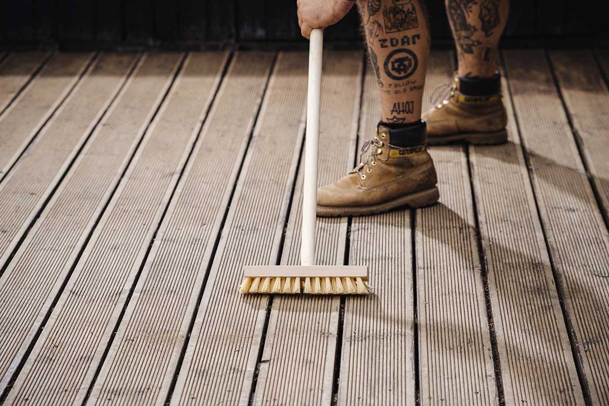 Upratanie drevenej terasy pred zimou