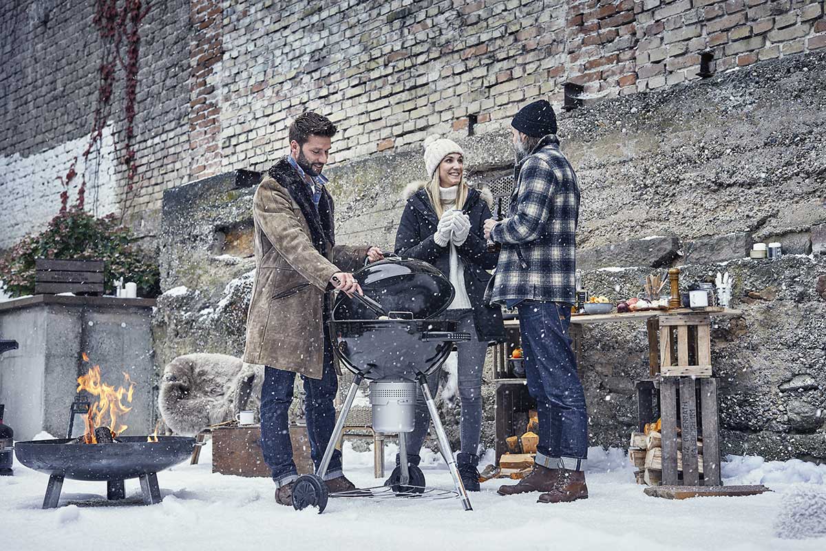 Grilovanie v zime s priateľmi 