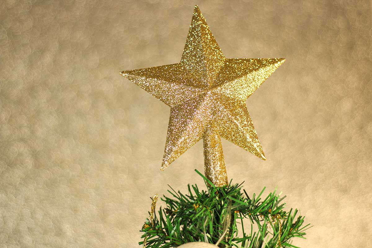 Hviezda na vrchole vianočného stromčeka