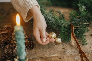Prekvapivá história vianočných symbolov: Vedeli ste, aký príbeh sa skrýva za vianočným stromčekom či adventným kalendárom?