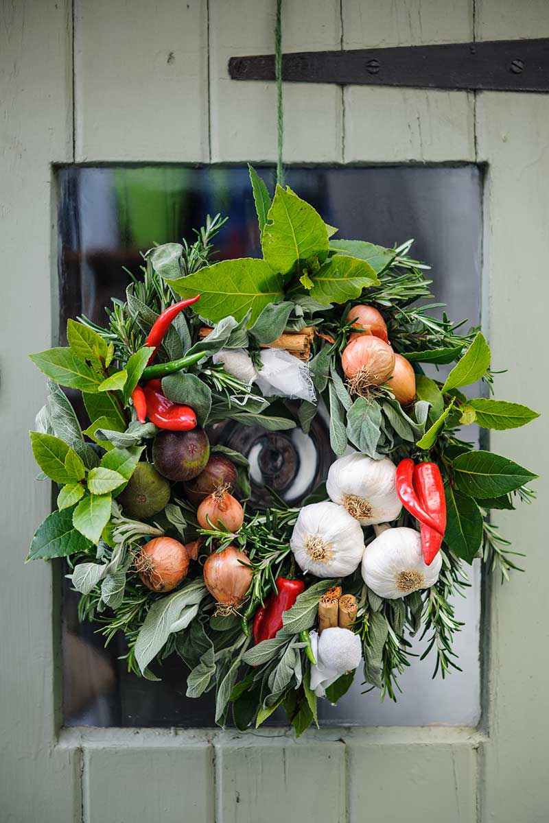 Jedlý vianočný veniec na zavesenie