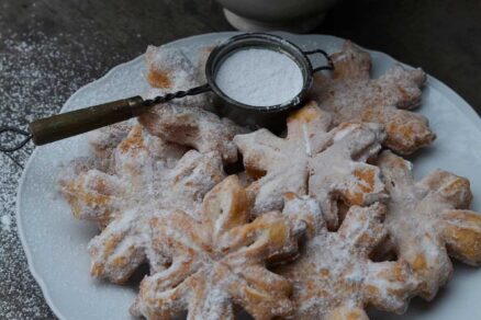 Fánky v tvare snehových vločiek