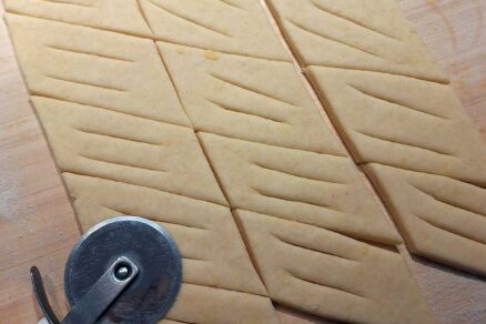 Rezanie cesta na fánky radielkom