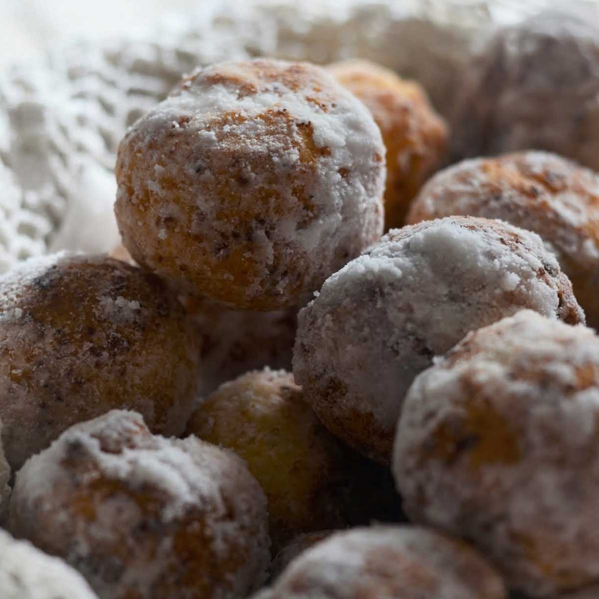 Tvarohové šišky v tvare guliek sú alternatívou k tradičnému receptu. Foto: archív autorky