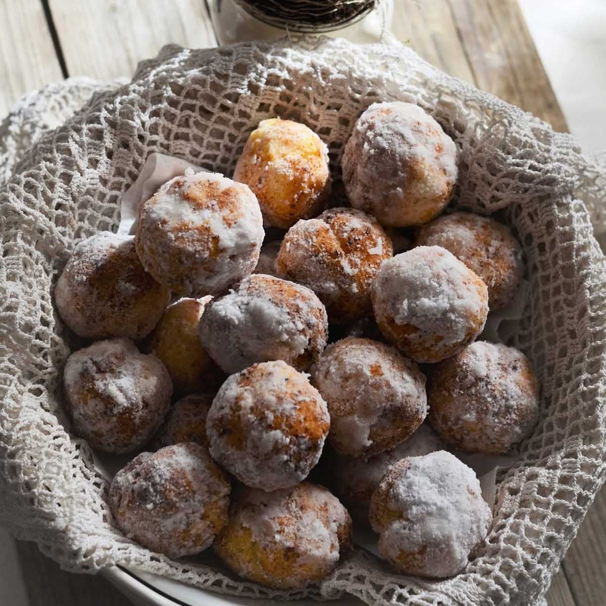 Tvarohové šišky v tvare guliek bez kysnutia