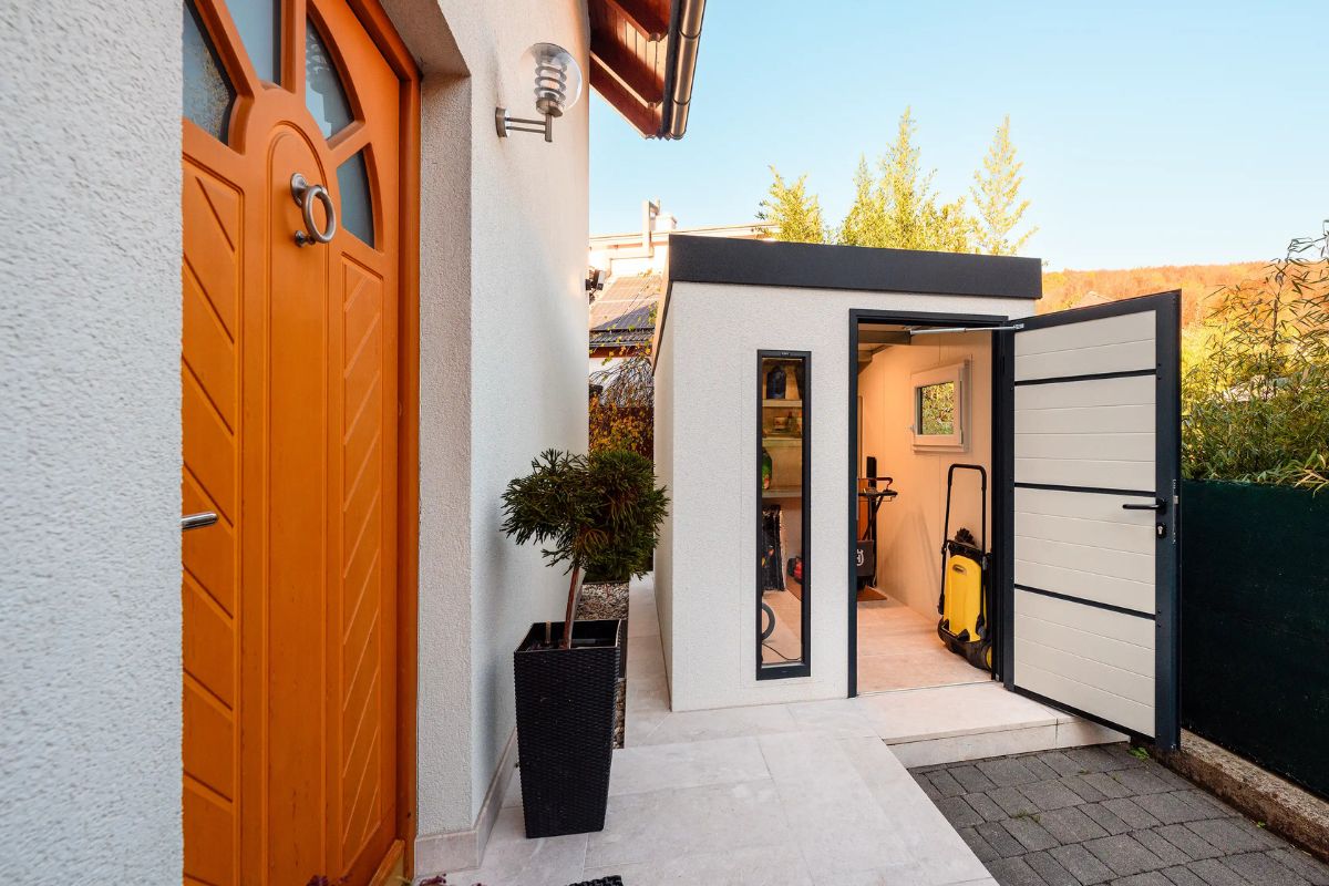 Montovaná záhradná stavba