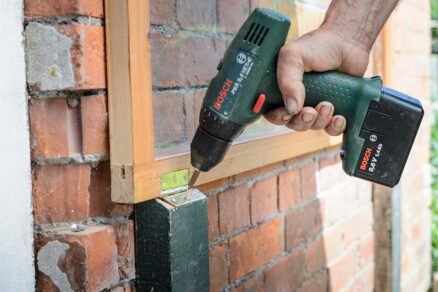 Upevnenie podpier v stene