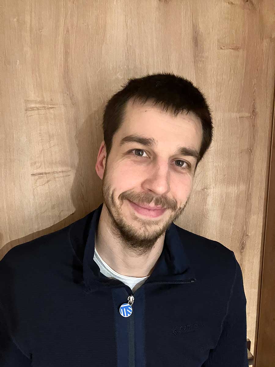 Šľachtiteľ David Petržela zo spoločnosti SEMO